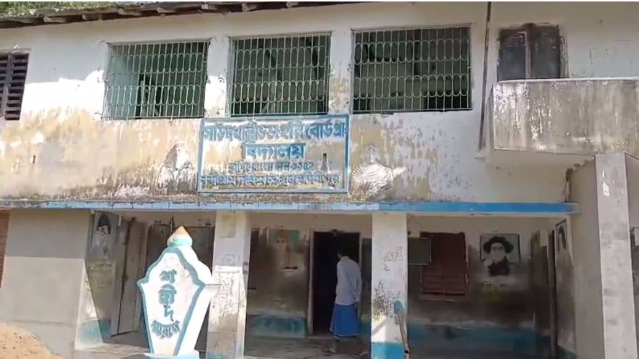 School: ভোর ছটায় হঠাৎ ফোন শিক্ষিকাকে, শুধু বললেন কী, তারপরই ছুট স্কুলে