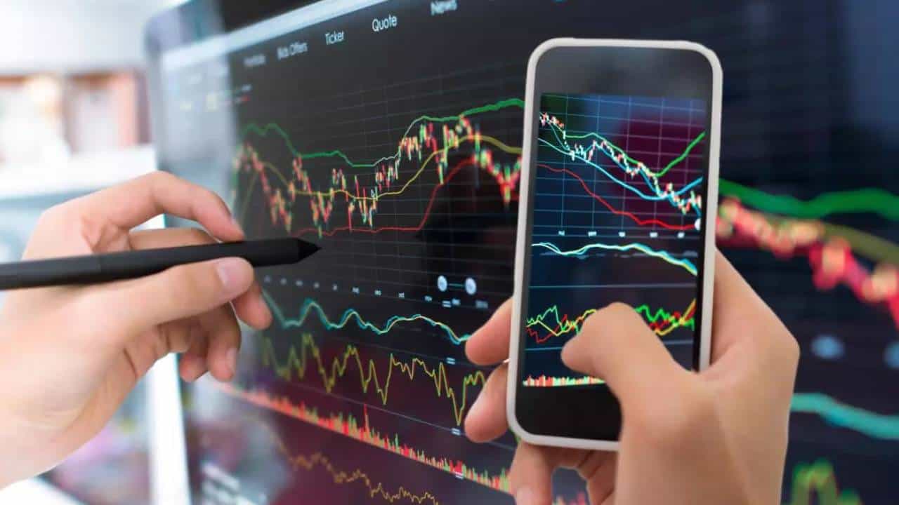 Sensex-Nifty: সংক্রান্তির সকালেই সব রেকর্ড ভেঙেচুরে ৭৩০০০-এ পৌঁছল সেনসেক্স, খুশির হাওয়া দালাল স্ট্রিটে Sensex-Nifty: সংক্রান্তির সকালেই সব রেকর্ড ভেঙেচুরে ৭৩০০০-এ পৌঁছল সেনসেক্স, খুশির হাওয়া দালাল স্ট্রিটে