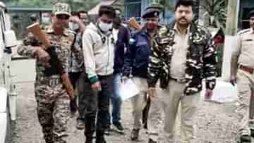 Jalpaiguri: লম্বা শক্ত জিনিসটা এভাবে অফিসারের হাতে তুলে দেবে কে ভেবেছিল!