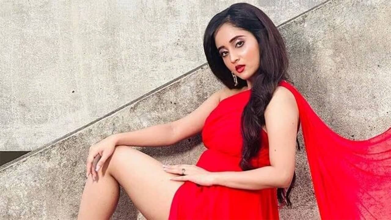 কিছুতেই ভাঙতে পারবে না..., তন্বীর থেকে দূরত্বের মাঝেই খোঁচা সৌমিতৃষার?