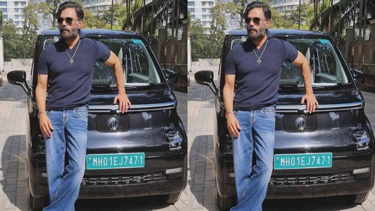 ইলেকট্রিক গাড়ি কিনলেন সুনীল শেট্টি, মাত্র 7.98 লাখে বাড়িতে আনলেন MG Comet EV