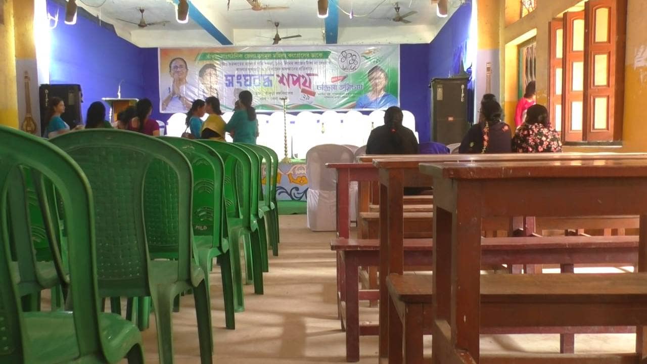 Bankura School: দিনভর স্কুলে তৃণমূলের অনুষ্ঠান, এসেও ফিরে গেল পড়ুয়ারা, দেখা নেই শিক্ষকদের