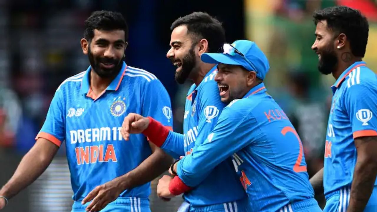 তেমনই ওয়ান ডেতেও উত্থান হয়েছে নতুন মুখদের। তেইশে ভারতের জার্সিতে ওডিআইতে যাত্রা শুরু করেছেন কোন তারকারা? চোখ বুলিয়ে নিন এক বার...(ছবি:সোশ্যাল মিডিয়া)