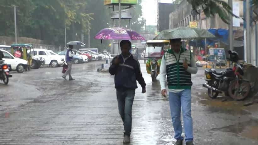 Today Weather Update: বিকেলে আসছে বৃষ্টি, জেনে নিন আপনার জেলা ভিজবে কি না