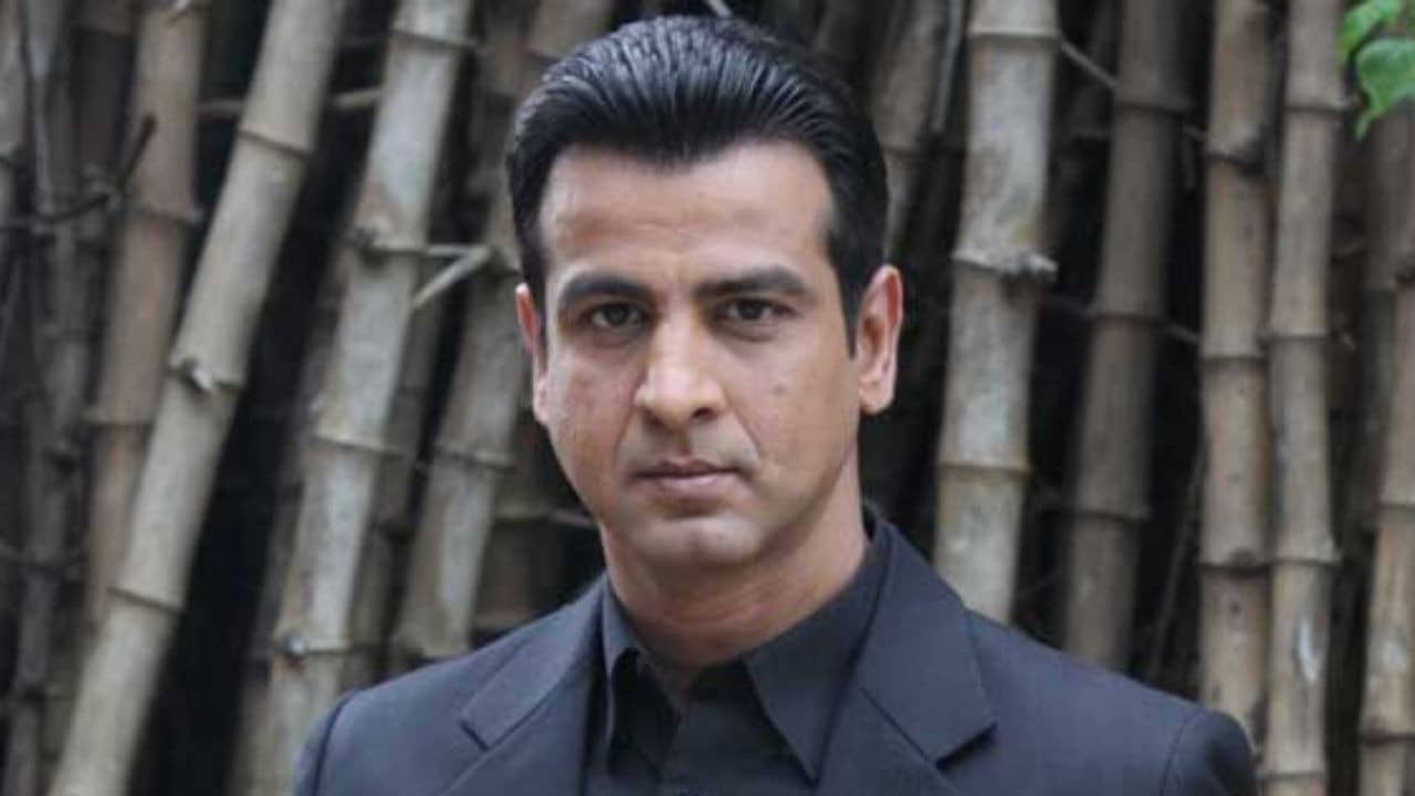 Ronit Roy Secret: মদ্যপানে বুঁদ, মাঝ রাত পর্যন্ত..., কোন ভুলে কেরিয়ার থমকে যায় মিস্টার বাজাজের