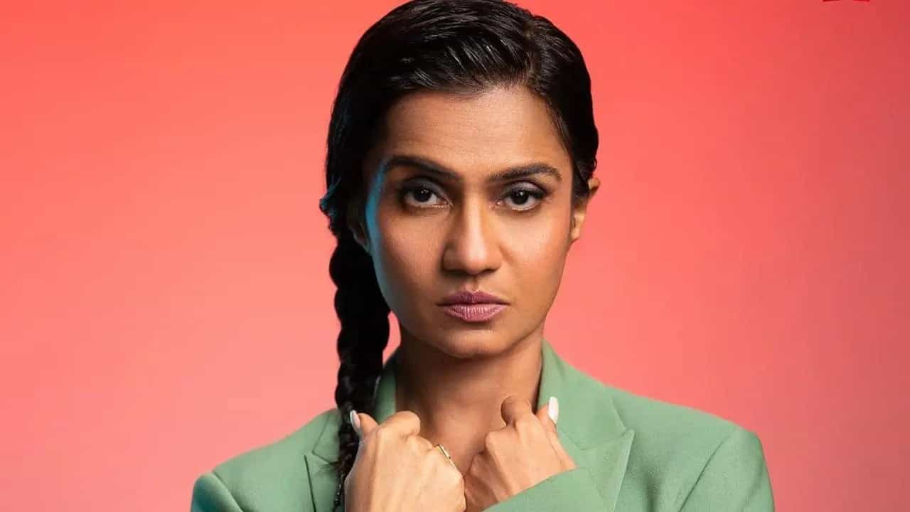 'স্ত্রীর গালে সপাটে চড় মানেই সিরিয়াল হিট', শুনে হতবাক অভিনেত্রী 'স্ত্রীর গালে সপাটে চড় মানেই সিরিয়াল হিট', শুনে হতবাক অভিনেত্রী