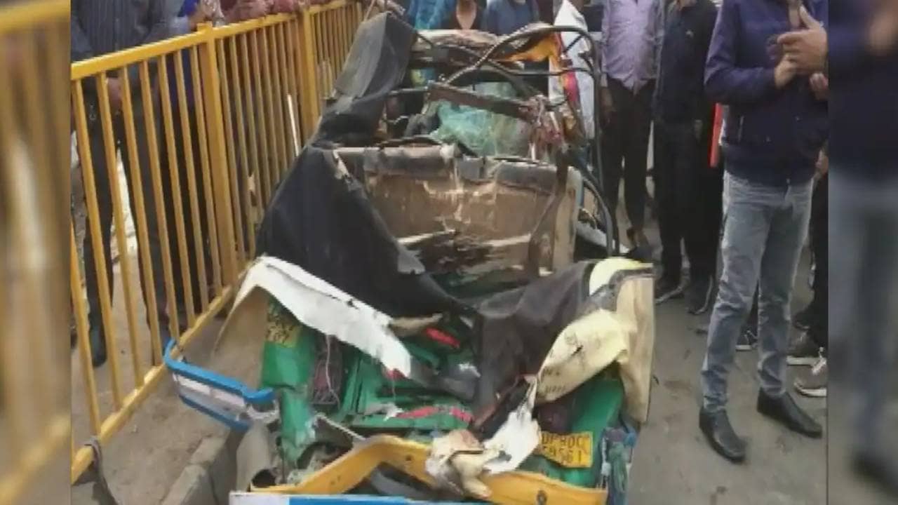 Road Accident: লরি এসে পিষে দিল অটোকে, ঘটনাস্থলেই মৃত্যু ৫ জনের