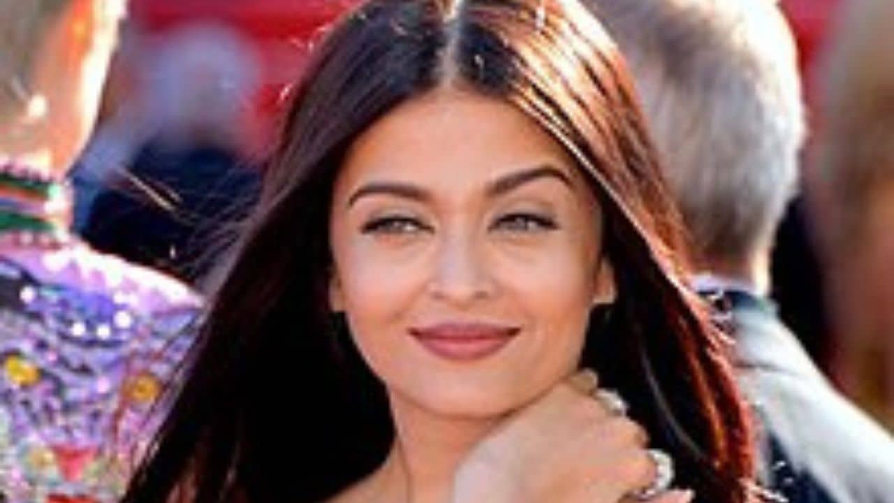 ...ভীষণ ভালবাসি, অভিষেকের সঙ্গে সম্পর্ক ভাঙনের গুঞ্জনের মধ্যেই বলে উঠলেন ঐশ্বর্য