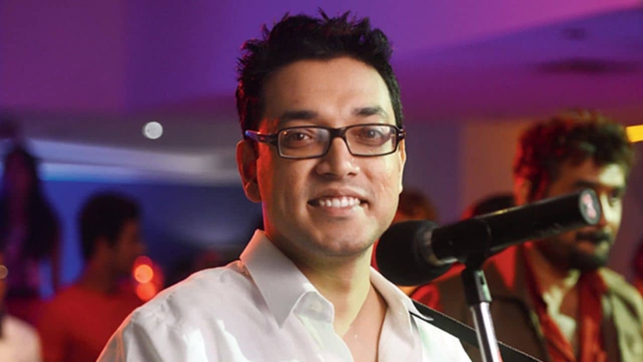 ঝড় অতীত, একগাল হাসিমুখে কার আসার খবর দিলেন অনুপম?