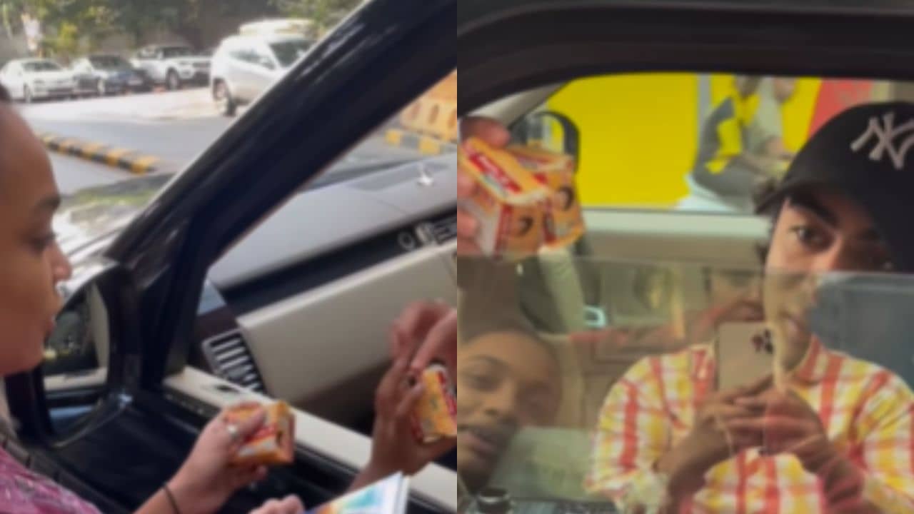 এত নীচ মানসিকতা! ৩ টাকার বিস্কুট খাইয়ে চরম ট্রোল্ড খান-পুত্র