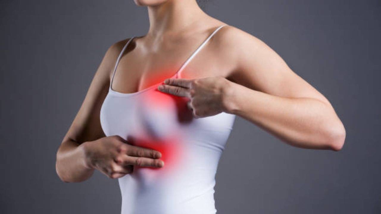 প্রতিবার ঋতুস্রাব শুরু আগে স্তনে অস্বাভাবিক ব্যথা, এটা স্বাভাবিক নাকি কোনও রোগের লক্ষণ?