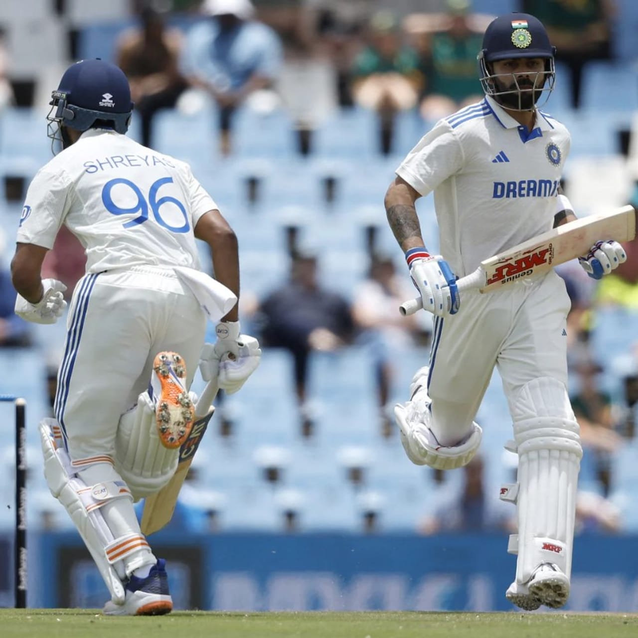 টেস্ট, ওডিআই এবং টি-টোয়েন্টি তিন ফর্ম্যাটেই আইসিসি ক্রমতালিকায় শীর্ষে রয়েছে টিম ইন্ডিয়া। আপাতত ভারতীয় টিম ব্যস্ত প্রোটিয়া সফরে। এক ঝলকে দেখে নিন অতীতে কোন কোন ভারত অধিনায়ক টেস্টে শূন্যতায় ডুবিয়েছে টিম ইন্ডিয়াকে।