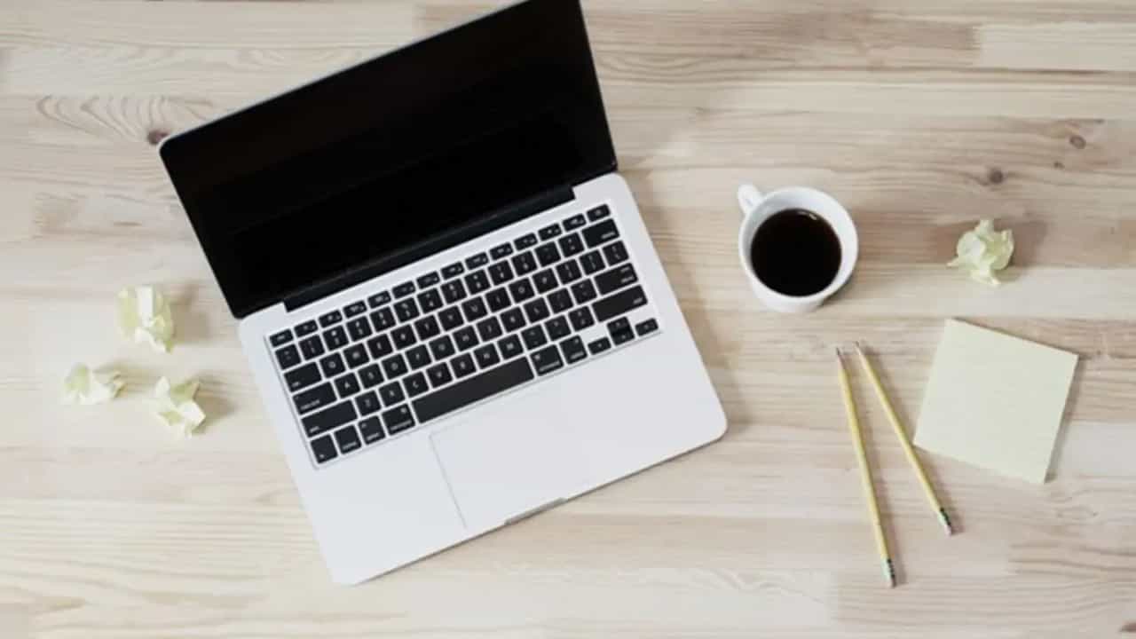 Laptop Buying Guide: প্রথমবার ল্যাপটপ কিনলে এই 7 তথ্য জানা আবশ্যিক, নইলে পুরো টাকা নষ্ট! Laptop Buying Guide: প্রথমবার ল্যাপটপ কিনলে এই 7 তথ্য জানা আবশ্যিক, নইলে পুরো টাকা নষ্ট!