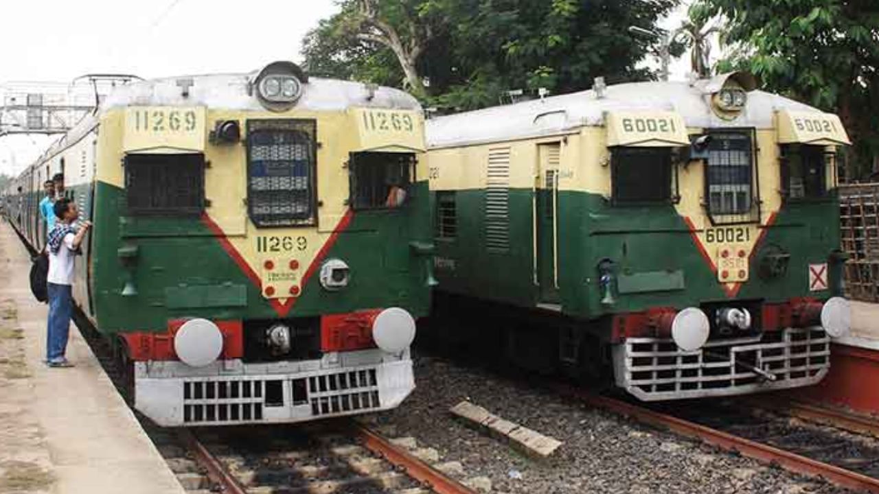 AC Local Train: এবার শিয়ালদহ-হাওড়া স্টেশন থেকে ছুটবে AC লোকাল ট্রেন, স্বপ্নপূরণের বেশি দেরি নেই