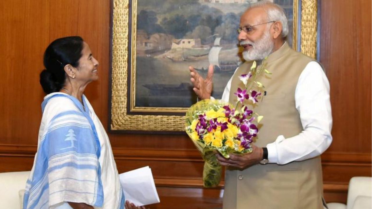 Modi-Mamata meet: 'পা কেমন আছে?', দেখা হতেই মমতাকে জিজ্ঞেস করলেন মোদী