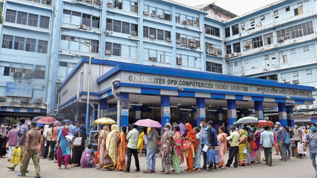 Free Treatment Kolkata: সরকারি কর্মীদের জন্য সুখবর, চিকিৎসার খরচ নিয়ে বড় ঘোষণা নবান্নের