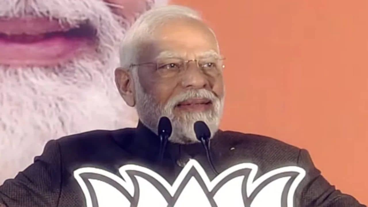 PM Narendra Modi: পরিবারে শোকের আবহেও দলের কাজে কোনও ত্রুটি রাখেননি, কার প্রশংসা করলেন প্রধানমন্ত্রী মোদী?