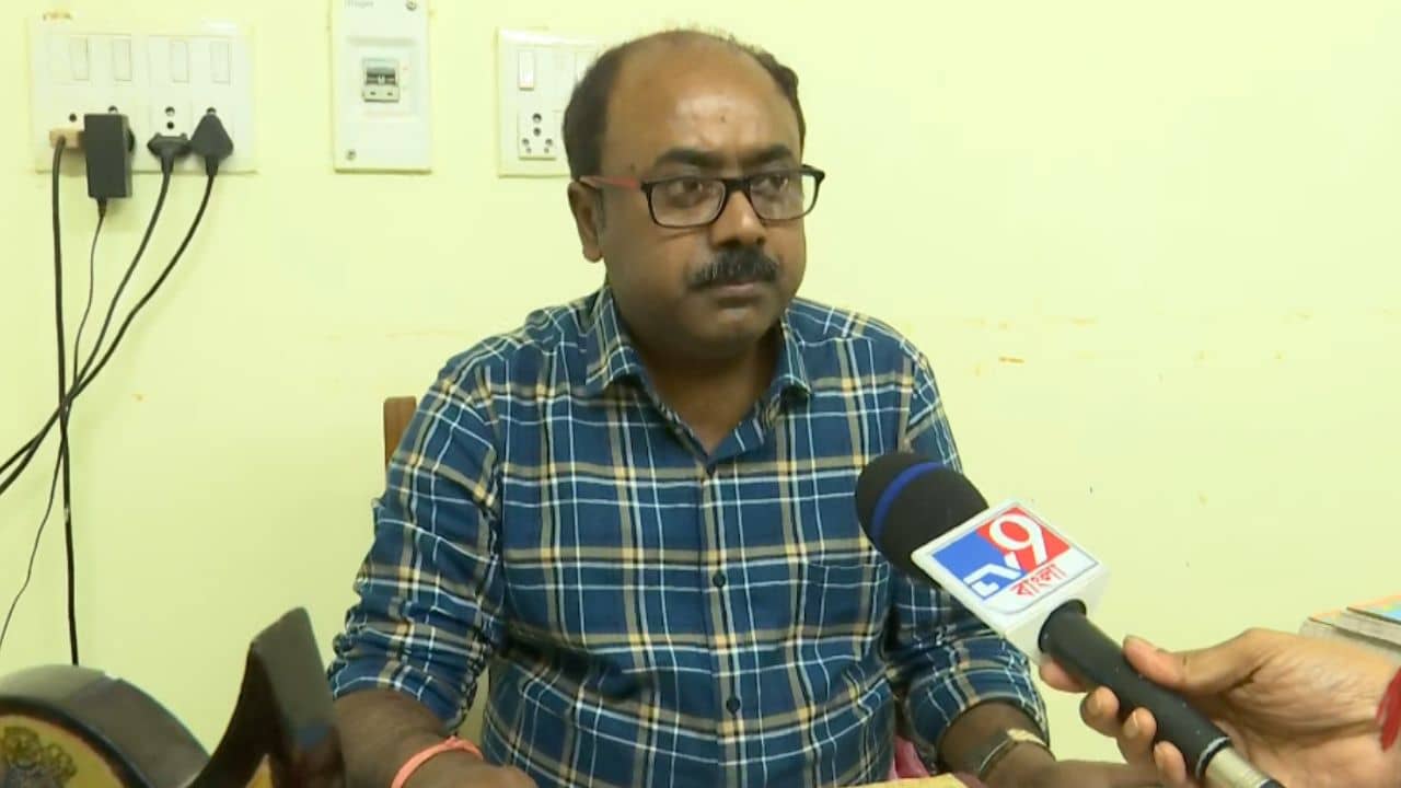 PM Matru Vandana Yojana: প্রসূতিরা পাচ্ছেন না, সপ্তম শ্রেণির মেয়ের মা পাচ্ছেন! কেন্দ্রের মাতৃবন্দনা-তেও দুর্নীতি?