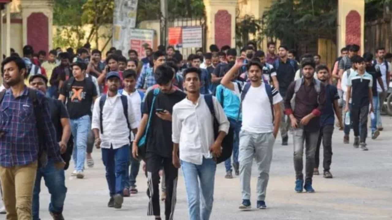 Recruitment ECIL: কোনও পরীক্ষা ছাড়াই সরকারি সংস্থায় কাজের সুযোগ, কীভাবে পাবেন? Recruitment ECIL: কোনও পরীক্ষা ছাড়াই সরকারি সংস্থায় কাজের সুযোগ, কীভাবে পাবেন?