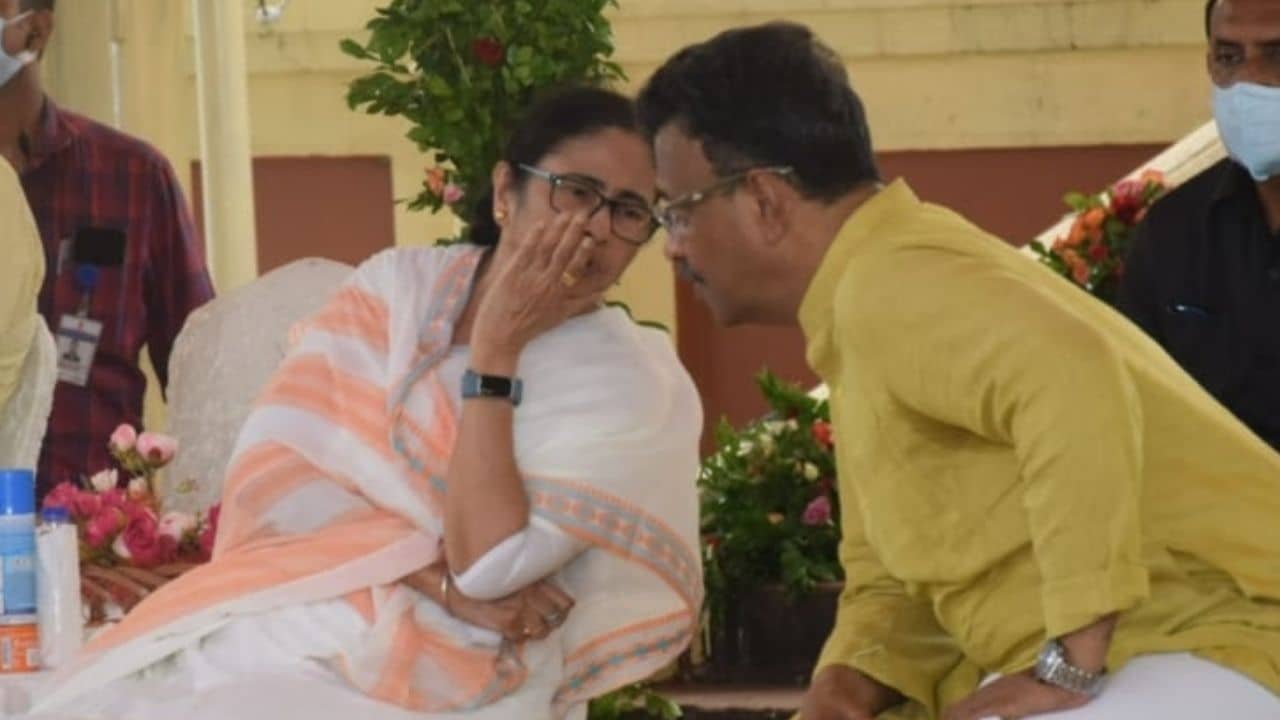 Mamata Banerjee: মুখ্যমন্ত্রীর ভাইপোর বিয়ে, বরকর্তা ফিরহাদ