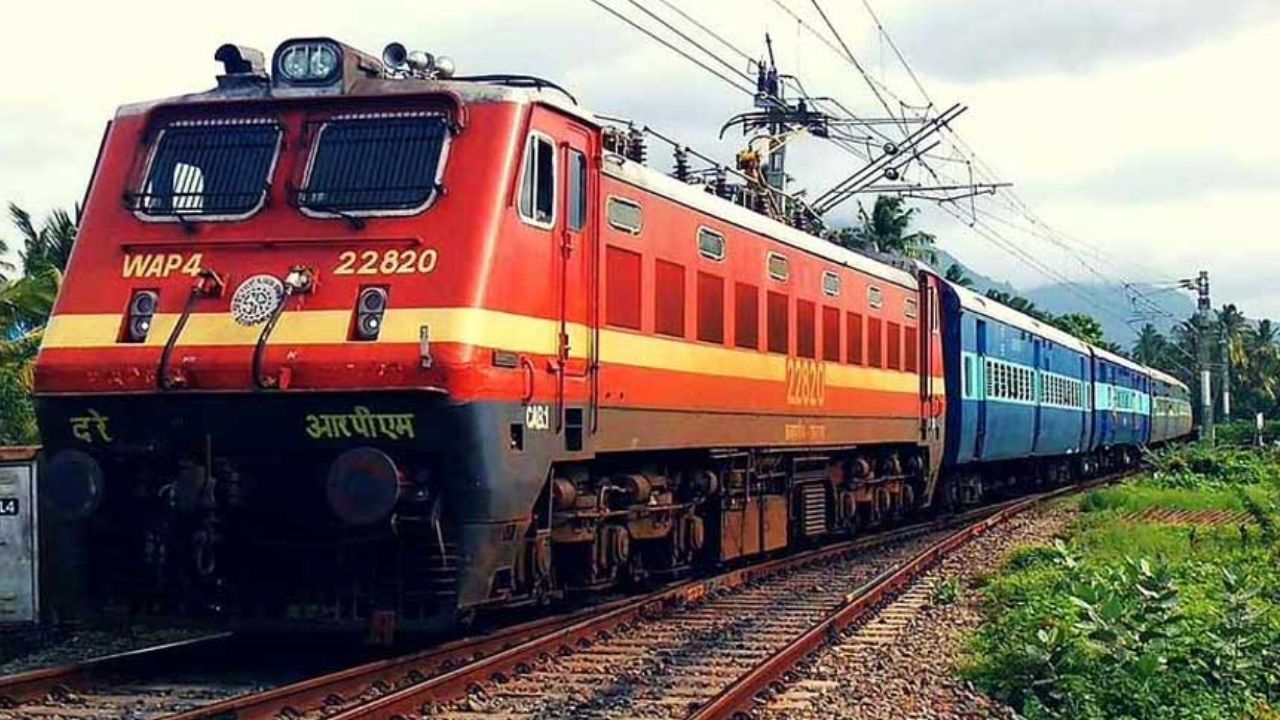 Train cancelled: বড়দিনের মরশুমে দূরপাল্লার ১২ ট্রেন বাতিল, জেনে নিন কোনগুলি