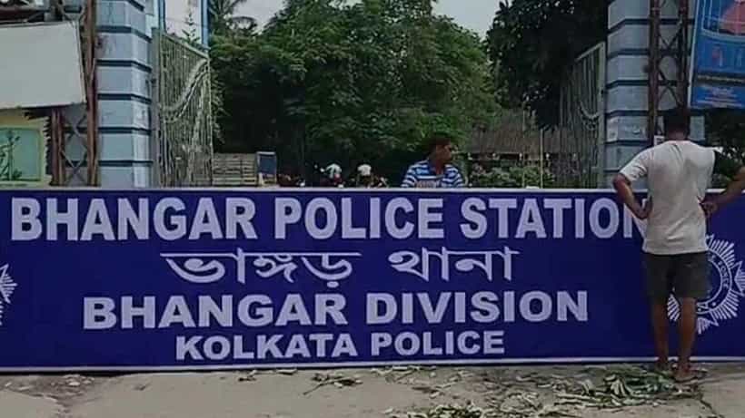 Bhangar: লাঠি, হেলমেট, ওয়াকি টকি ঢুকল ভাঙড়ের চার থানায়, কী হতে চলেছে?