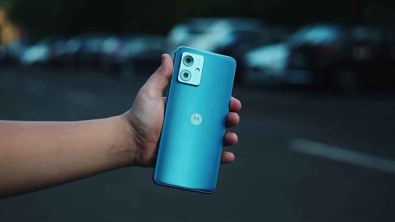 5G ফোন এত কমে! 17,999 টাকার Motorola স্মার্টফোন এখন মাত্র ₹6,649