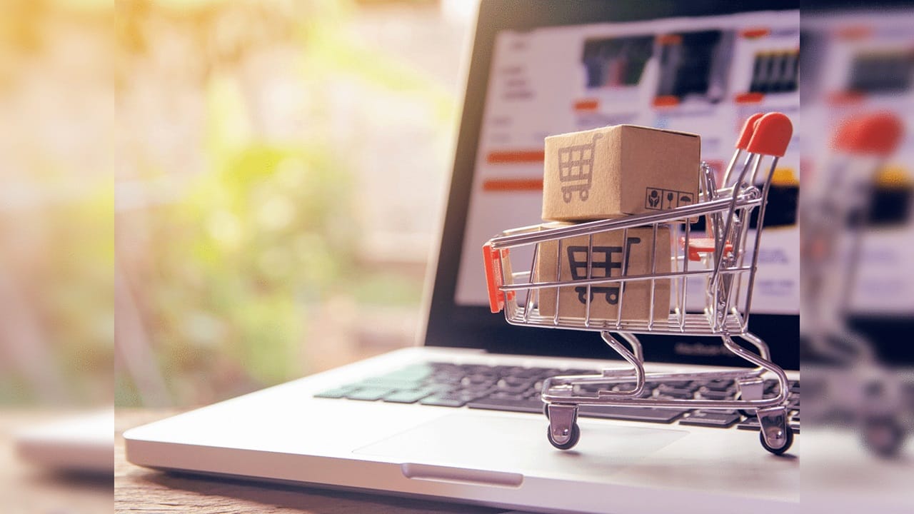 GEN-G অর্থাৎ যাদের জন্ম 1990-এর দশকের শেষ থেকে 2000-এর দশকের শুরুর দিকে, তারা Millennials-এর চেয়ে বেশি অনলাইনে কেনাকাটা করে। 47 শতাংশ এবং Gen-G 51 শতাংশে অনলাইনে কেনাকাটা করে।