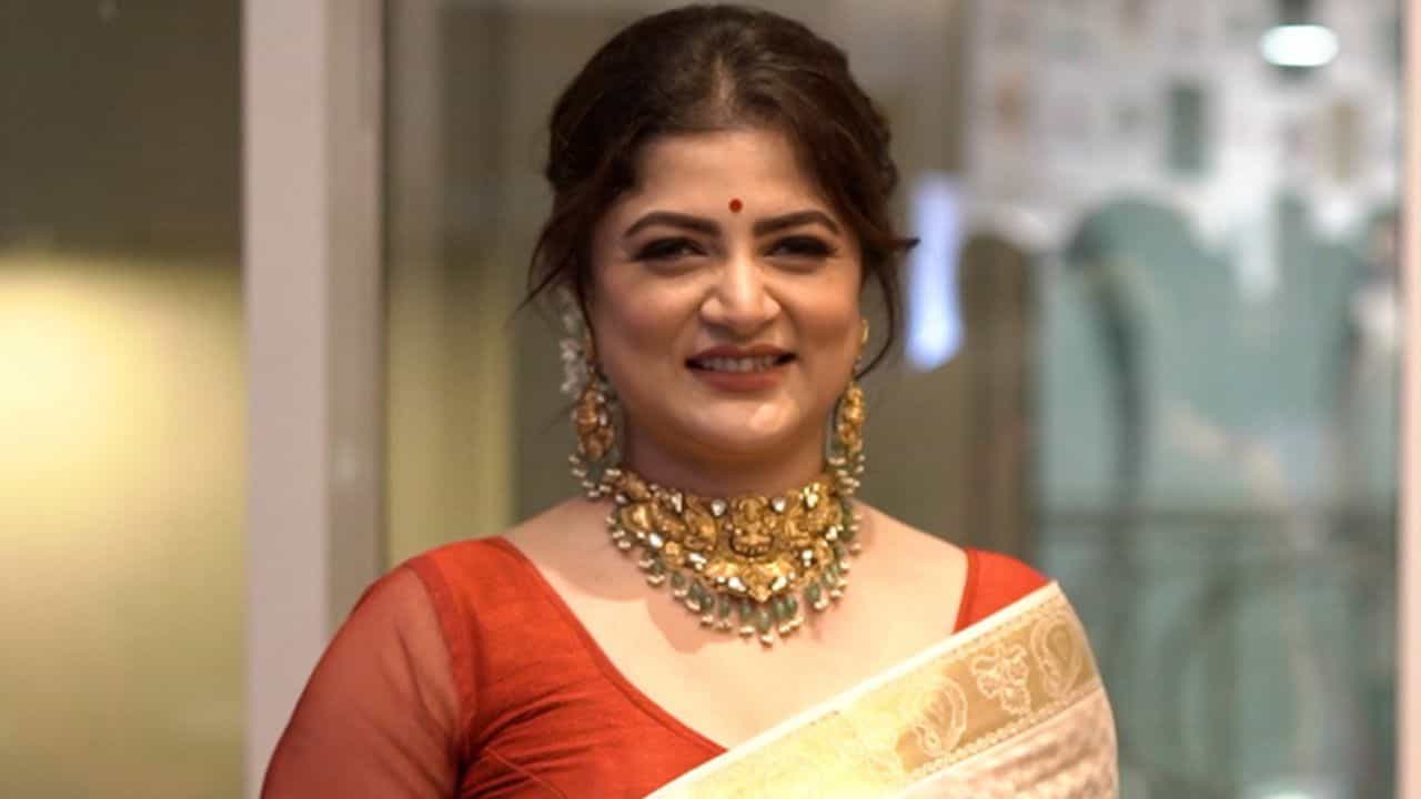 আজ থেকে শুরু শ্রাবন্তীর নতুন অধ্যায়, 'উত্তর কলকাতাতেই আমরা...' আজ থেকে শুরু শ্রাবন্তীর নতুন অধ্যায়, 'উত্তর কলকাতাতেই আমরা...'