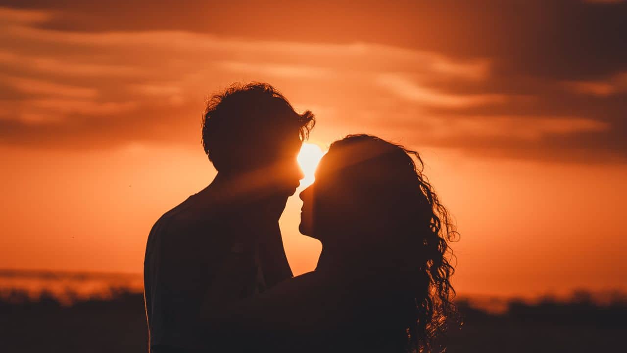 Tolly Gossip: অন্যের প্রাক্তনের সঙ্গে ঘনিষ্ঠতা সিরিয়ালের নায়িকার! নজরে পড়তেই...