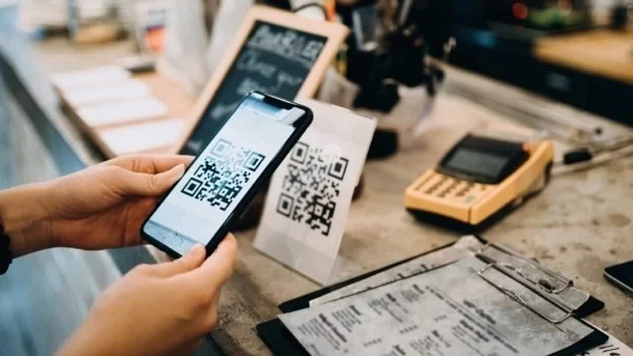UPI Payment: ভারতের বাইরে কোন কোন কোন দেশে কাজ করবে আপনার GPay বা PhonePe? UPI Payment: ভারতের বাইরে কোন কোন কোন দেশে কাজ করবে আপনার GPay বা PhonePe?