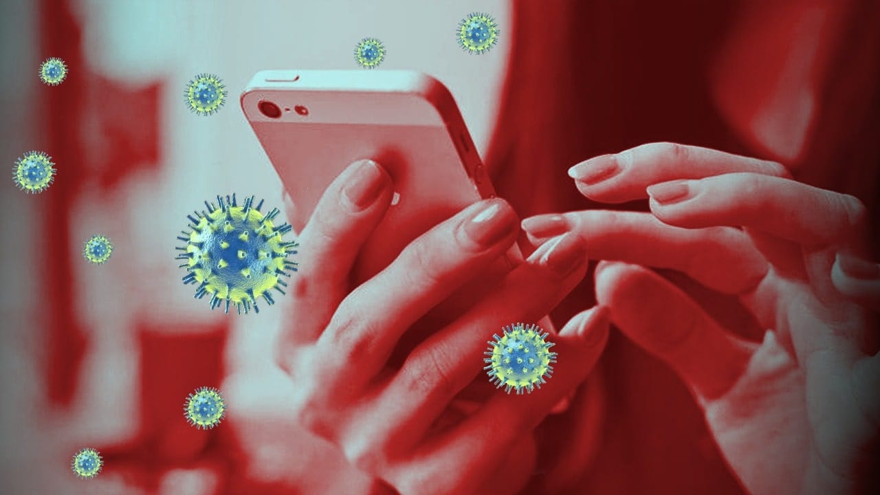 স্মার্টফোনে ঘাপটি মেরে লুকিয়ে অসংখ্য জীবাণু, পরিষ্কারের সময় এই গলদ ভুলেও নয়! স্মার্টফোনে ঘাপটি মেরে লুকিয়ে অসংখ্য জীবাণু, পরিষ্কারের সময় এই গলদ ভুলেও নয়!