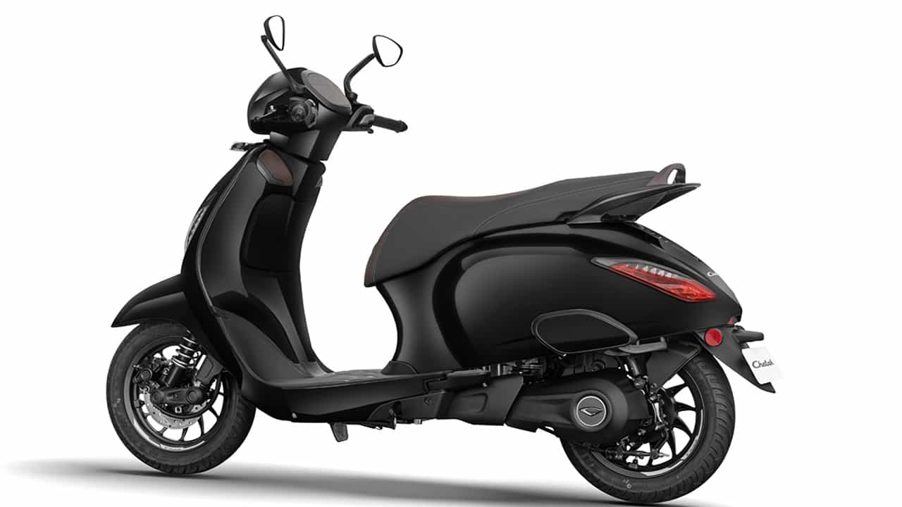 2024 Bajaj Chetak লঞ্চ হয়ে গেল, কম খরচে আগের থেকে অনেক বেশি রেঞ্জ 2024 Bajaj Chetak লঞ্চ হয়ে গেল, কম খরচে আগের থেকে অনেক বেশি রেঞ্জ