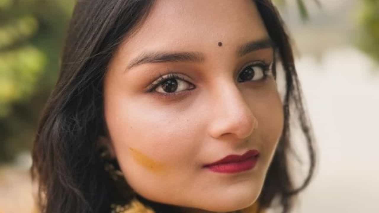 গায়ের হলুদ অনুষ্ঠানের ছবি পোস্ট, বিয়ে করছে 'ভুতু' সিরিয়ালের দুষ্টু ভূত আরশিয়া? গায়ের হলুদ অনুষ্ঠানের ছবি পোস্ট, বিয়ে করছে 'ভুতু' সিরিয়ালের দুষ্টু ভূত আরশিয়া?