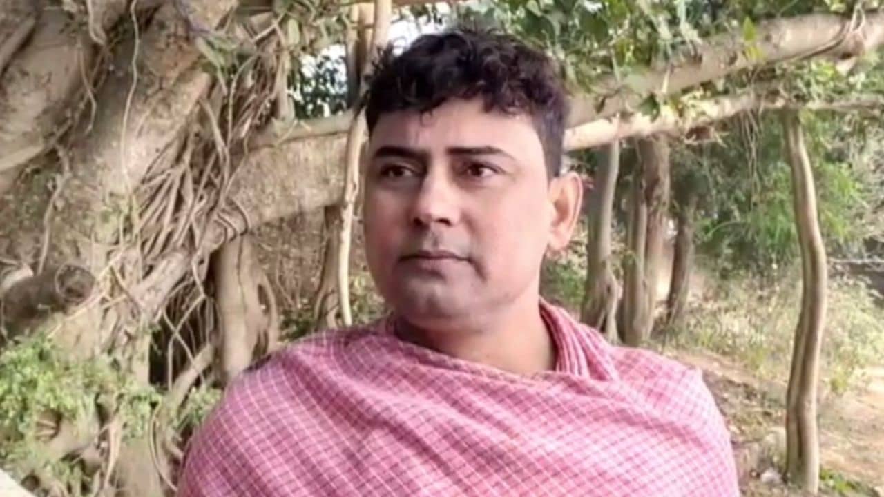 Sadananda Dutta: কোন মনস্কামনায় কনকনে ঠান্ডা জলে ২০২৪ টি ডুূব দিলেন বিষ্ণুপুরের সদানন্দ?