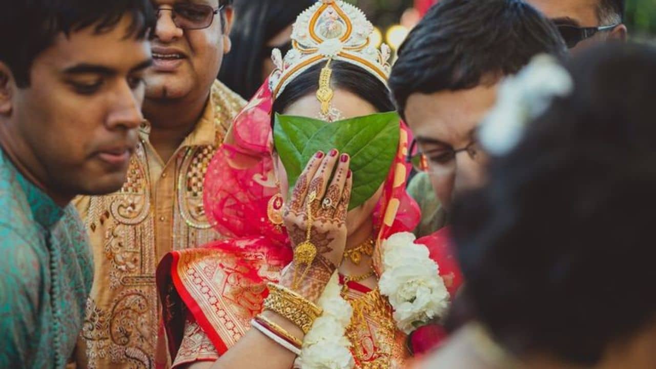 Best Bride Zodiac Signs: মা নয়, বন্ধুই বেশি! এই ৩ রাশির জাতিকারা শাশুড়ির কাছে সর্বগুণসম্পন্না বৌমা