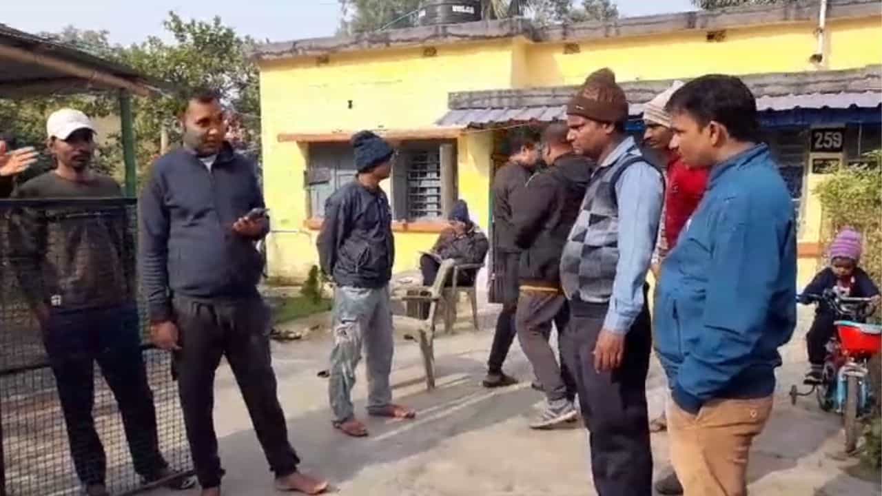 Rampurhat: এক সপ্তাহে ৩ বার চুরি, কী হচ্ছে রামপুরহাটে? Rampurhat: এক সপ্তাহে ৩ বার চুরি, কী হচ্ছে রামপুরহাটে?