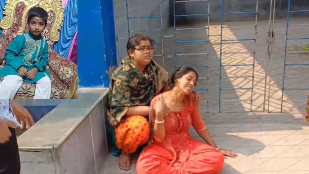 Bongaon: সৌরনীলকে মনে করাল ঋষভ, মায়ের সঙ্গে স্কুলে যাওয়ার পথে লরির চাকায় জড়িয়ে গেল ছোট্ট শরীর Bongaon: সৌরনীলকে মনে করাল ঋষভ, মায়ের সঙ্গে স্কুলে যাওয়ার পথে লরির চাকায় জড়িয়ে গেল ছোট্ট শরীর