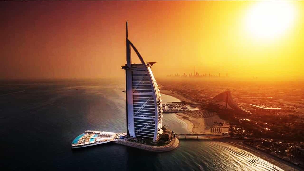 Burj Al Arab: এক কৃত্রিম দ্বীপে অবস্থিত বিশ্বের একমাত্র ১০-তারা হোটেল, এক রাতের ভাড়া শুনলে... Burj Al Arab: এক কৃত্রিম দ্বীপে অবস্থিত বিশ্বের একমাত্র ১০-তারা হোটেল, এক রাতের ভাড়া শুনলে...