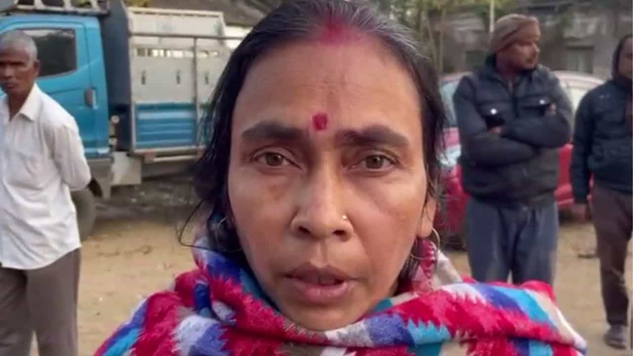 Woman Death: 'আমরা টাকা দিতে পারিনি, মেয়েটাকেই মেরে দিল শ্বশুরবাড়ির লোক' Woman Death: 'আমরা টাকা দিতে পারিনি, মেয়েটাকেই মেরে দিল শ্বশুরবাড়ির লোক'