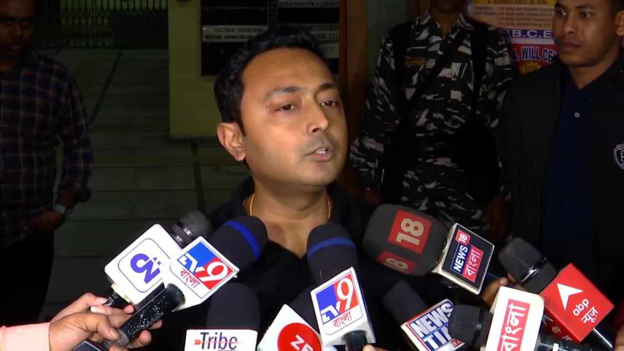 Recruitment Corruption Case: নিজাম থেকে বেরিয়ে দেবরাজের মুখে শাহজাহানের নাম, কী বলছেন অদিতির স্বামী? Recruitment Corruption Case: নিজাম থেকে বেরিয়ে দেবরাজের মুখে শাহজাহানের নাম, কী বলছেন অদিতির স্বামী?