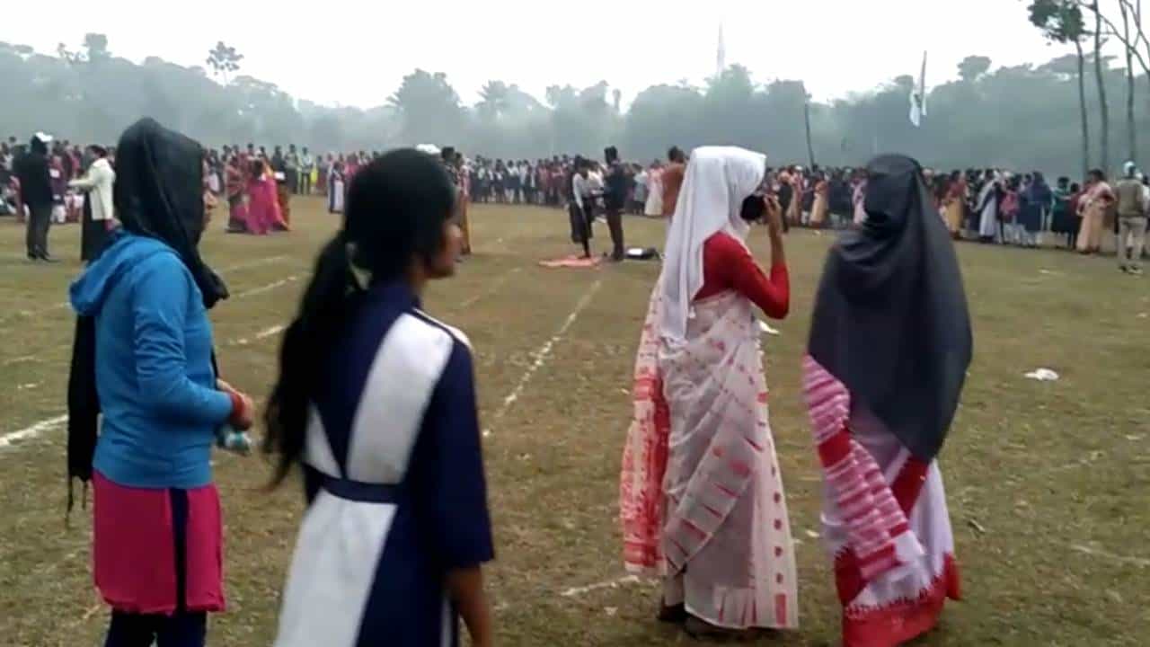 North 24 Pargana: স্কুলের মাঠে মেয়েদের কু-প্রস্তাব, প্রতিবাদ করতেই ধুন্ধুমার কাণ্ড দেগঙ্গায় North 24 Pargana: স্কুলের মাঠে মেয়েদের কু-প্রস্তাব, প্রতিবাদ করতেই ধুন্ধুমার কাণ্ড দেগঙ্গায়