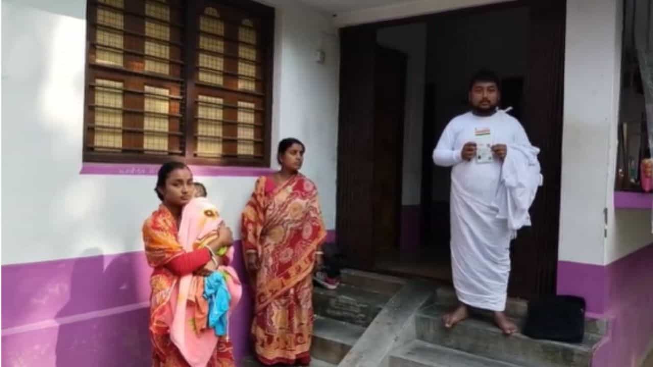 Dengue: ডেঙ্গি আক্রান্ত কংগ্রেস নেত্রীর মৃত্যু, ৬ মাসের শিশুর রিপোর্টও পজিটিভ Dengue: ডেঙ্গি আক্রান্ত কংগ্রেস নেত্রীর মৃত্যু, ৬ মাসের শিশুর রিপোর্টও পজিটিভ