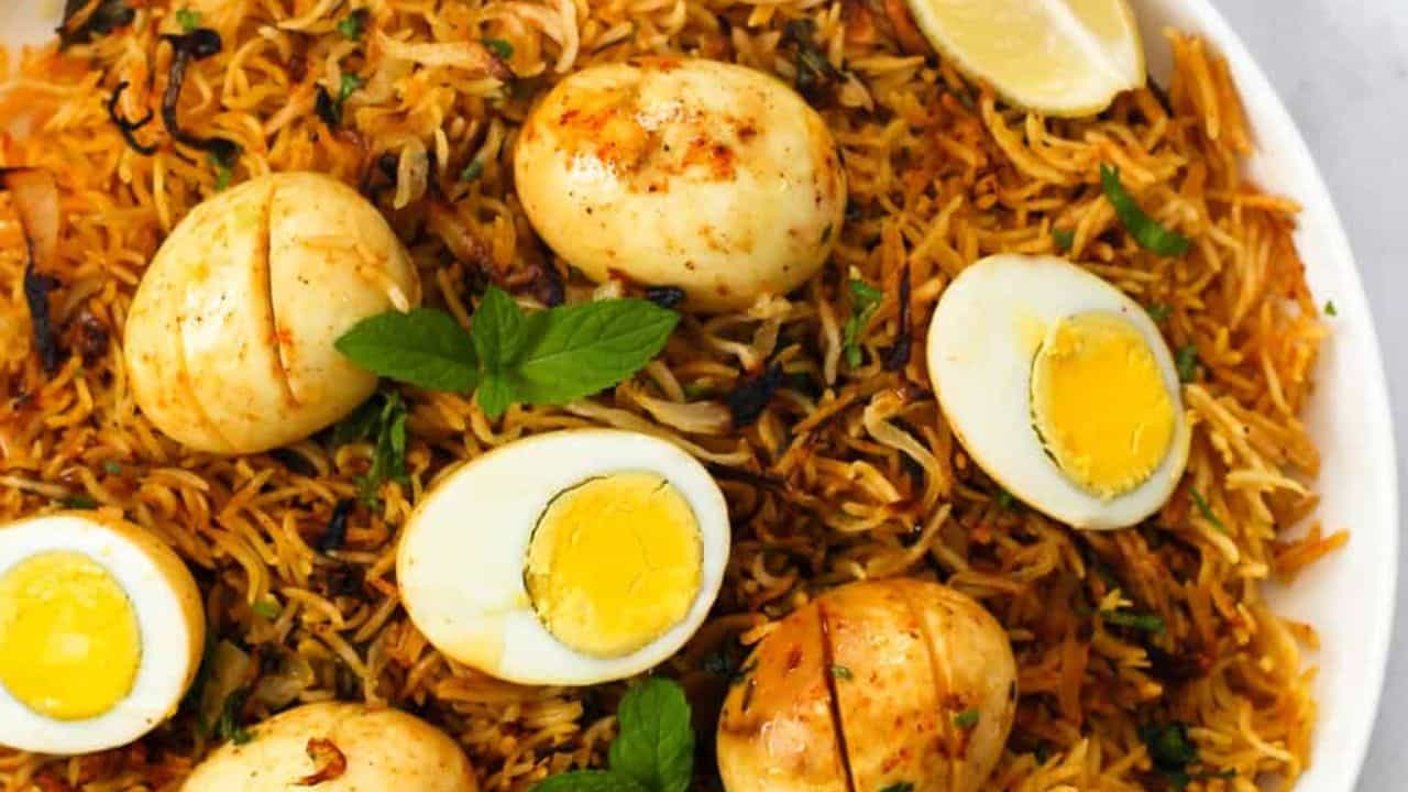 Low budget biryani: লাগবে না বসমতি, সাধারণ চাল দিয়েই হবে সুস্বাদু বিরিয়ানি, পেট ভরবে আর পকেটও বাঁচবে Low budget biryani: লাগবে না বসমতি, সাধারণ চাল দিয়েই হবে সুস্বাদু বিরিয়ানি, পেট ভরবে আর পকেটও বাঁচবে