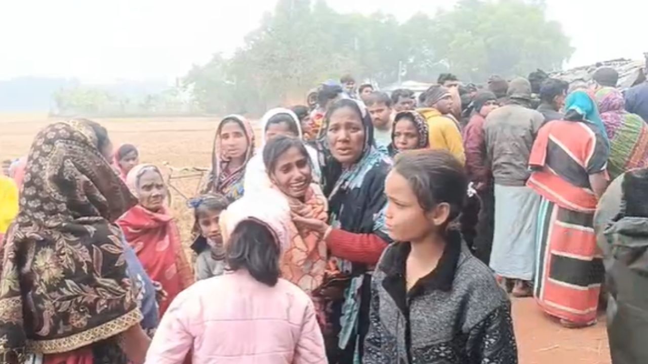 Egra: ছড়িয়ে মাংসপিণ্ড, কব্জি গিয়েছে উড়ে, বেড়ায় ঝুলছে আঙুল, হাড়হিম ঘটনা এগরায়