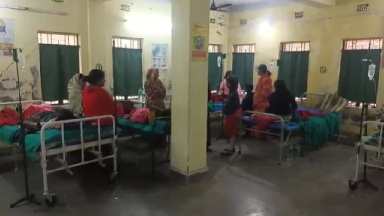 Pataspur: হস্টেলের খাবার খেতেই শুরু বমি-পায়খানা! অসুস্থ ১৩ ছাত্রী