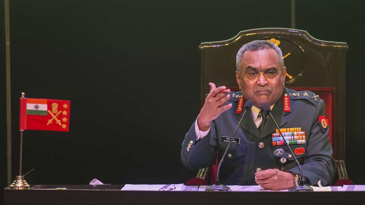 Indian Army: কাশ্মীরের পরিস্থিতি উদ্বেগজনক, লোক ঢুকছে মায়ানমার থেকেও: সেনাপ্রধান Indian Army: কাশ্মীরের পরিস্থিতি উদ্বেগজনক, লোক ঢুকছে মায়ানমার থেকেও: সেনাপ্রধান