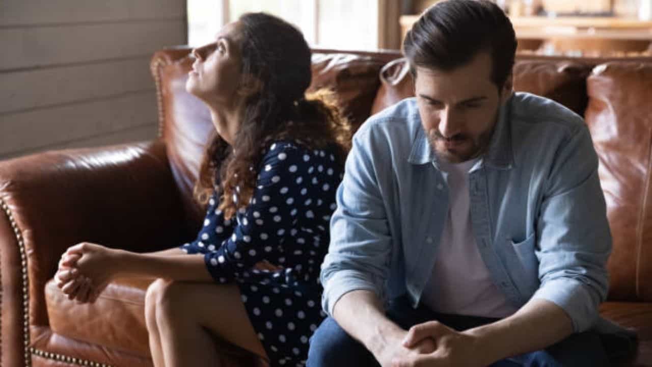 Relationship Tips: বাড়ির কোনও কাজেই সাহায্য করতে চায় না স্বামী, কথায় কথায় শুধুই ঝগড়া করে.... Relationship Tips: বাড়ির কোনও কাজেই সাহায্য করতে চায় না স্বামী, কথায় কথায় শুধুই ঝগড়া করে....