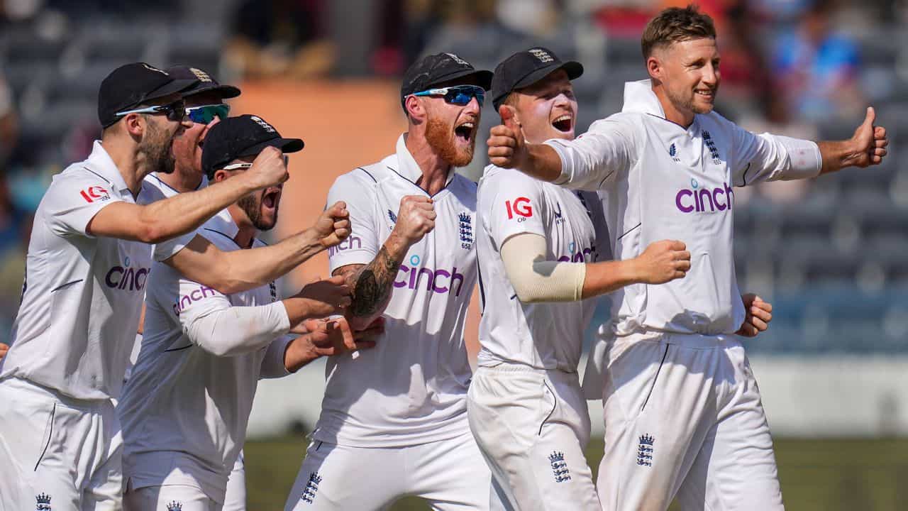 IND vs ENG: আমরা কিন্তু ভয় পাচ্ছি না... এমন মন্তব্য কেন ইংল্যান্ড কোচের? IND vs ENG: আমরা কিন্তু ভয় পাচ্ছি না... এমন মন্তব্য কেন ইংল্যান্ড কোচের?