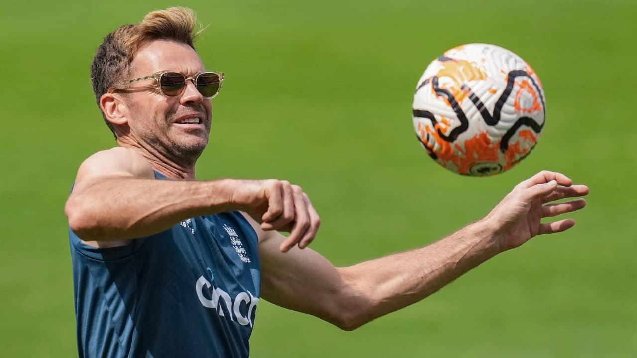 IND vs ENG Watch: টেস্টে সফলতম পেসার ভারতে বাঁ হাতি স্পিন শিখছেন! রইল ভিডিয়ো